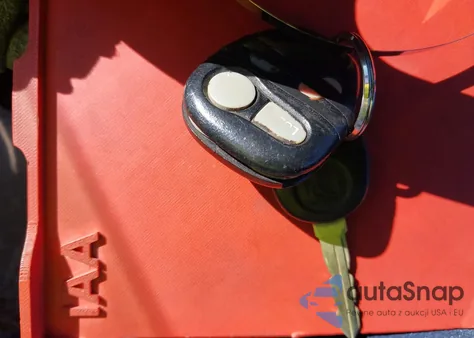 2000 Saturn Sl1 from USA, damaged, VIN 1G8ZG5283YZ115518